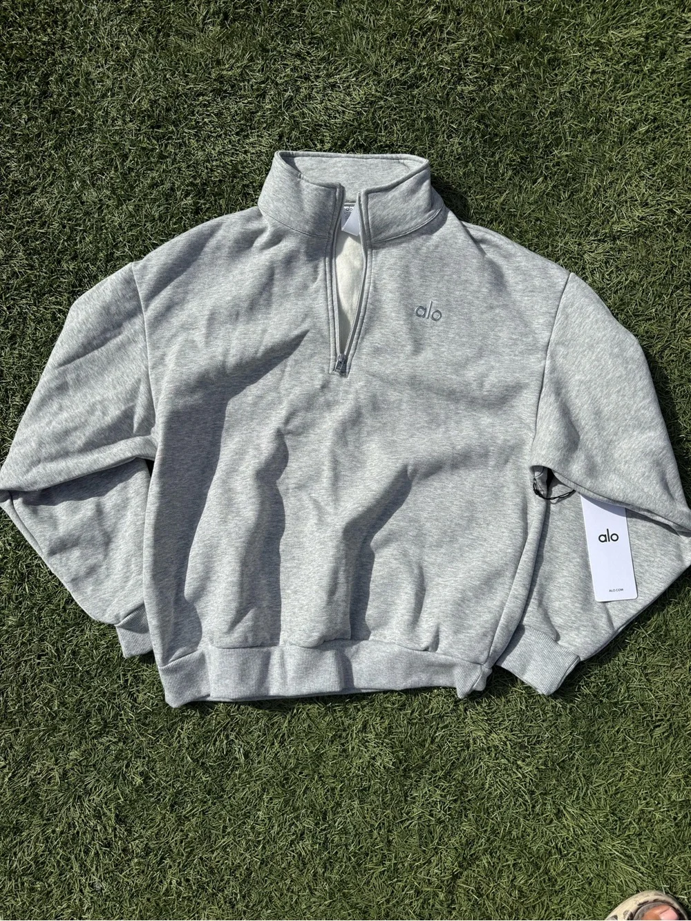 ✨ Alo Yoga Accolade 1/4 Zip Pullover in Heather Grey